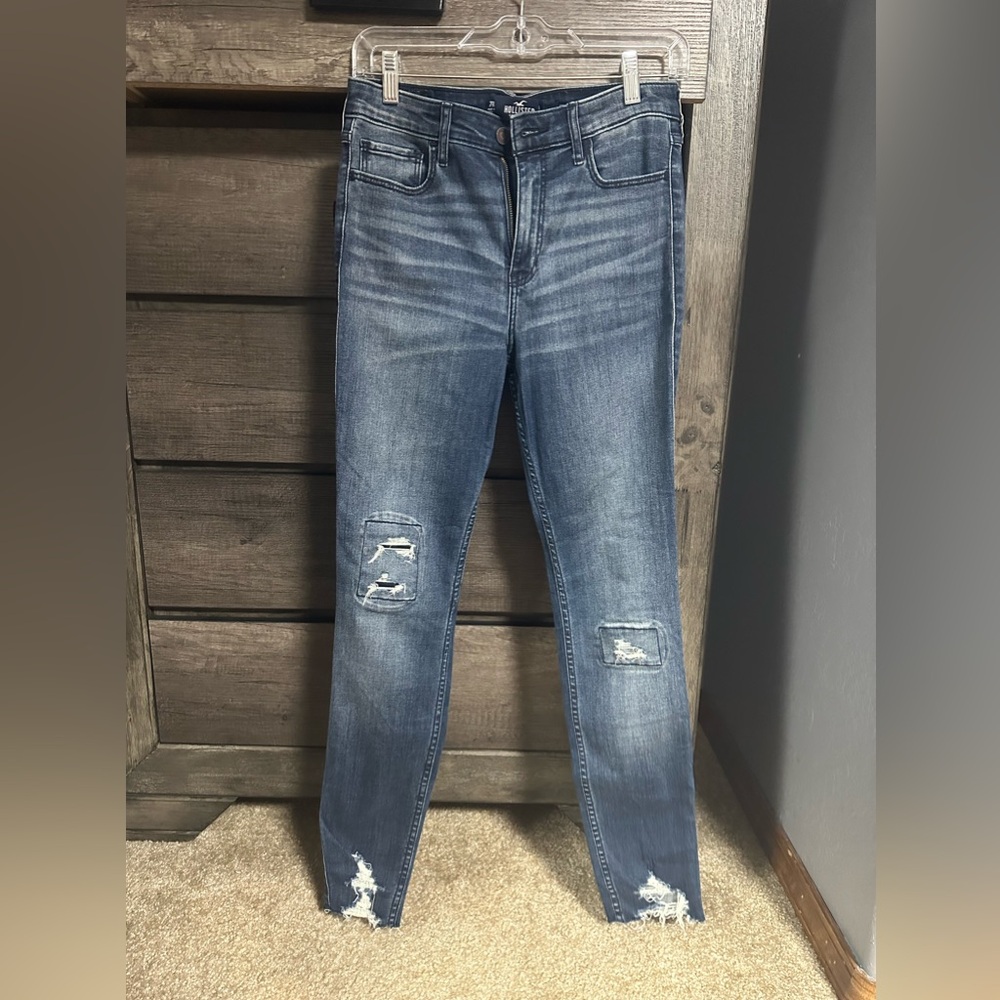 Hollister ripped skinny jeans